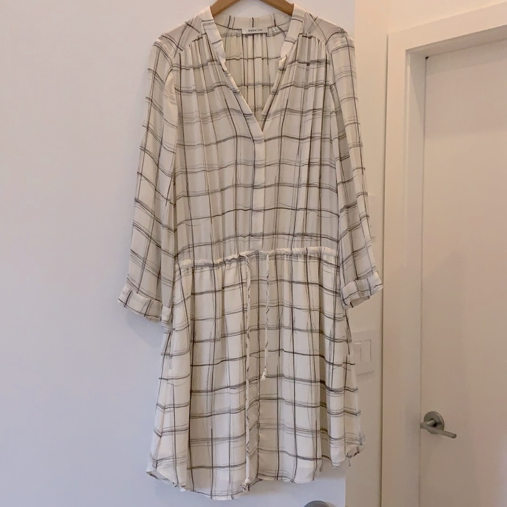 🖤 Aritzia Babaton Bennett dress 100% silk